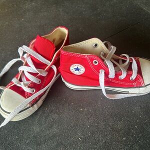 Kid’s Converse. Red. Size 9.